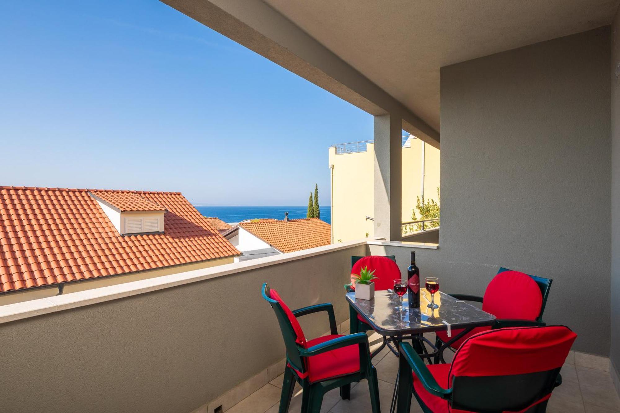 Apartments Ivan Omiš Екстериор снимка
