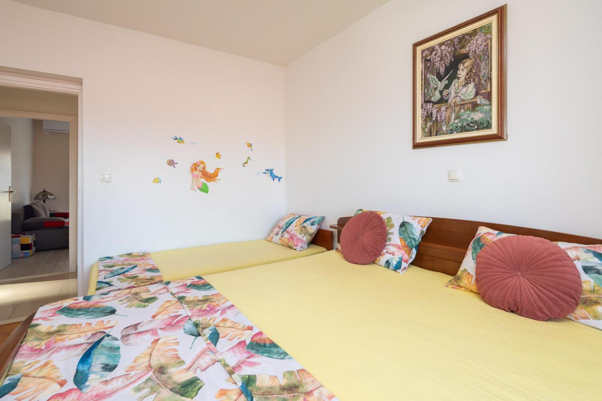 Apartments Ivan Omiš Екстериор снимка