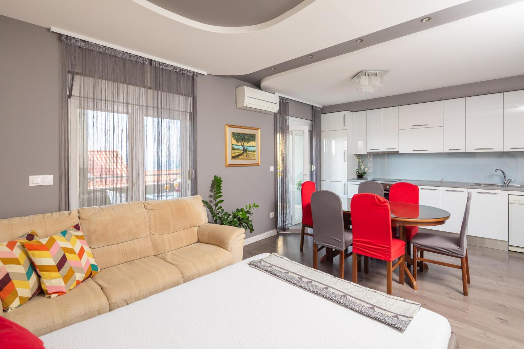 Apartments Ivan Omiš Екстериор снимка