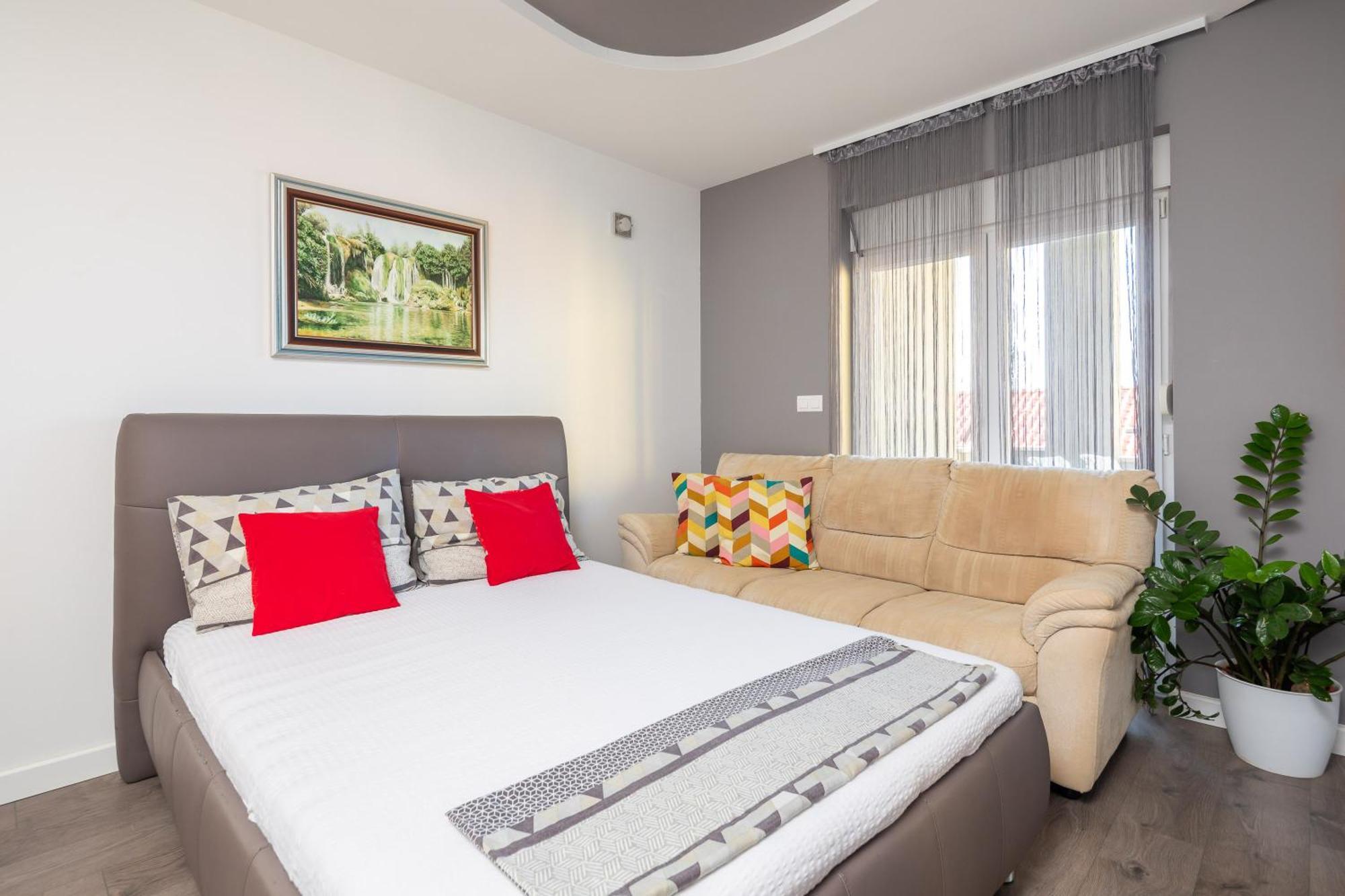 Apartments Ivan Omiš Екстериор снимка