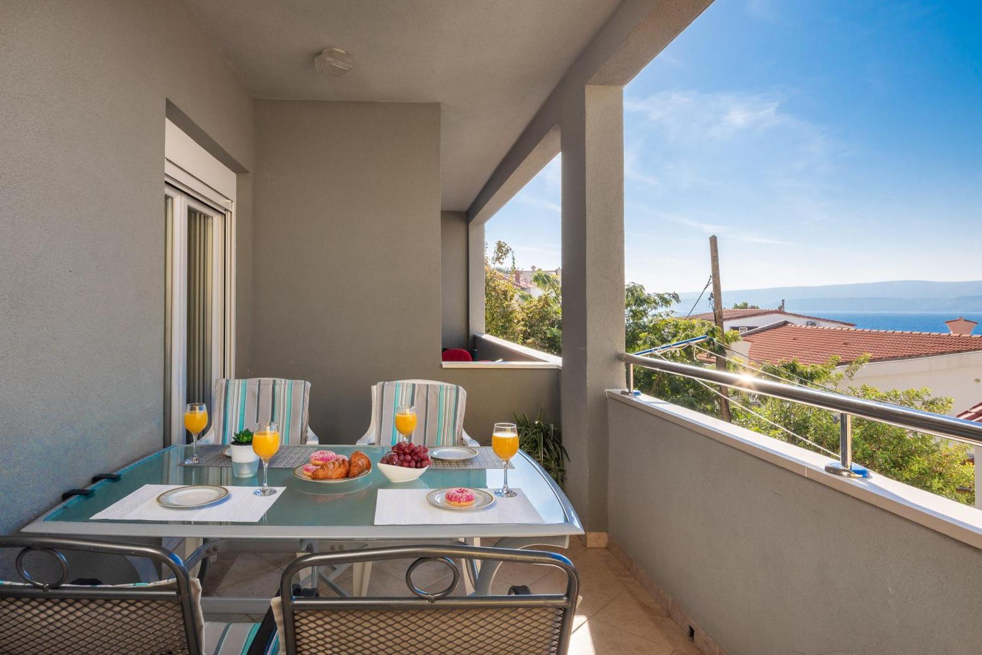 Apartments Ivan Omiš Екстериор снимка