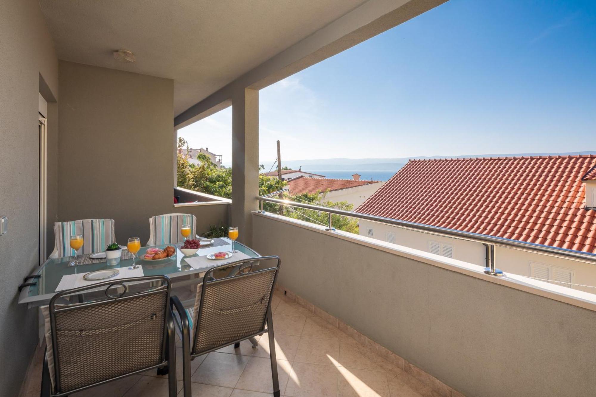 Apartments Ivan Omiš Екстериор снимка