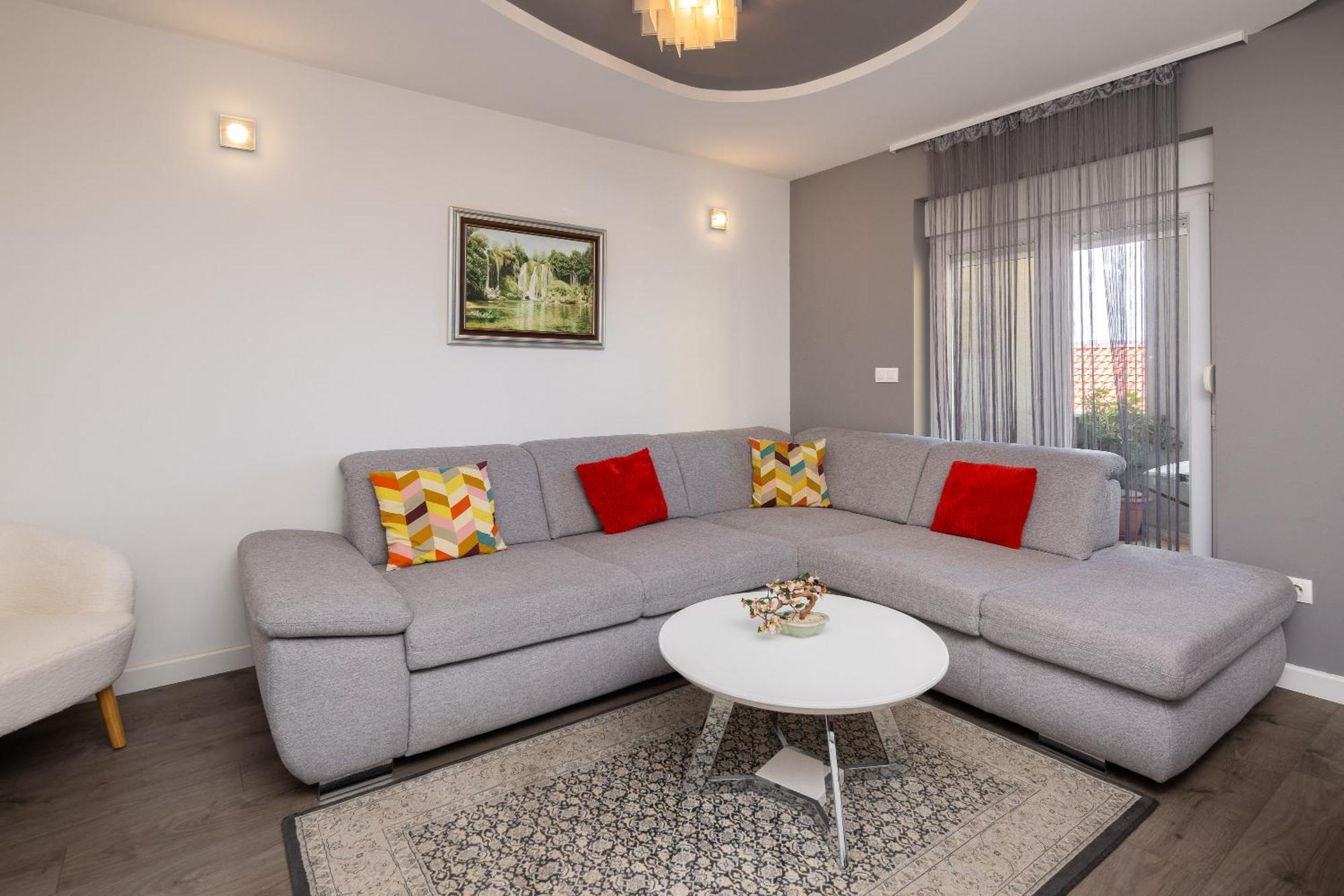 Apartments Ivan Omiš Екстериор снимка