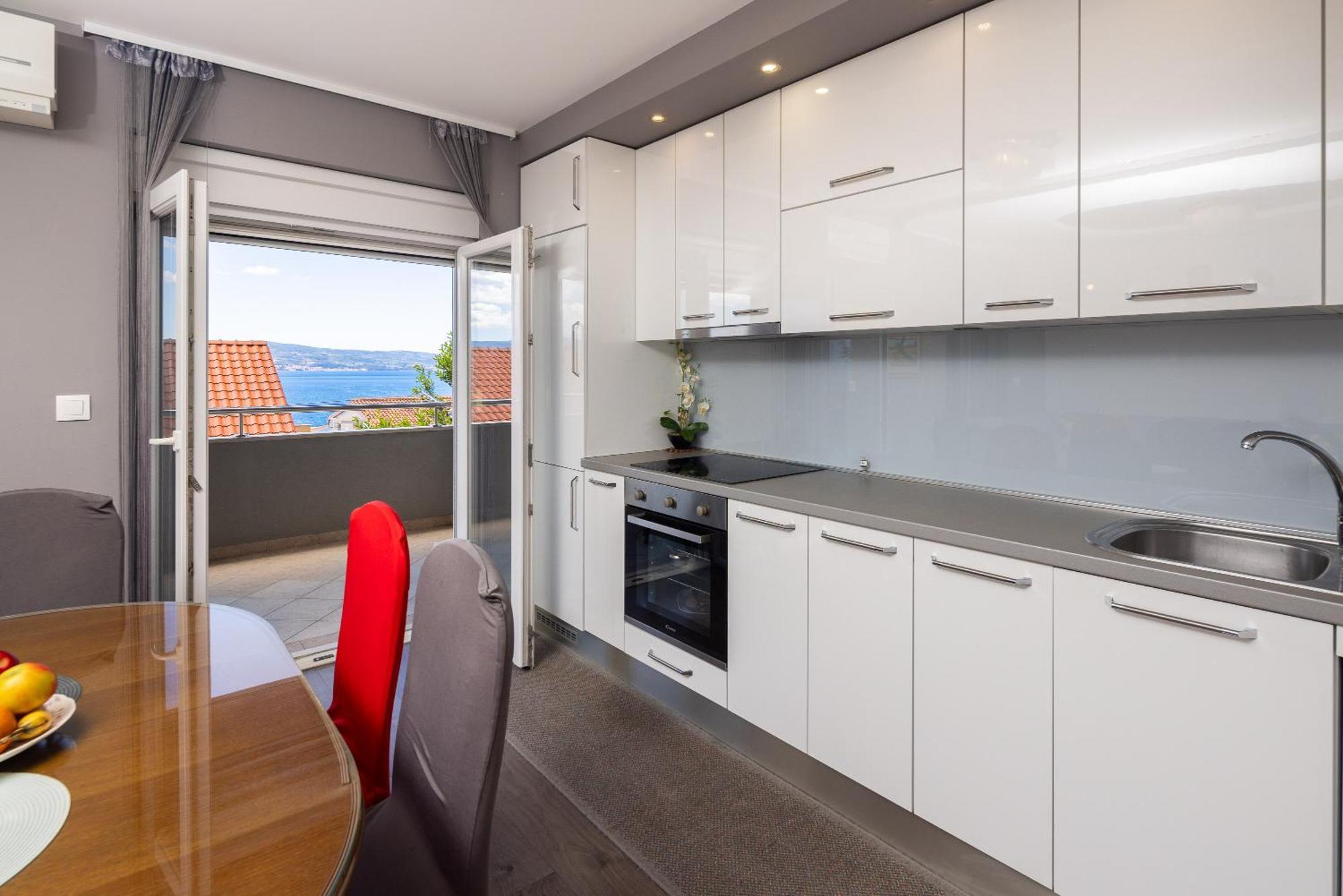Apartments Ivan Omiš Екстериор снимка