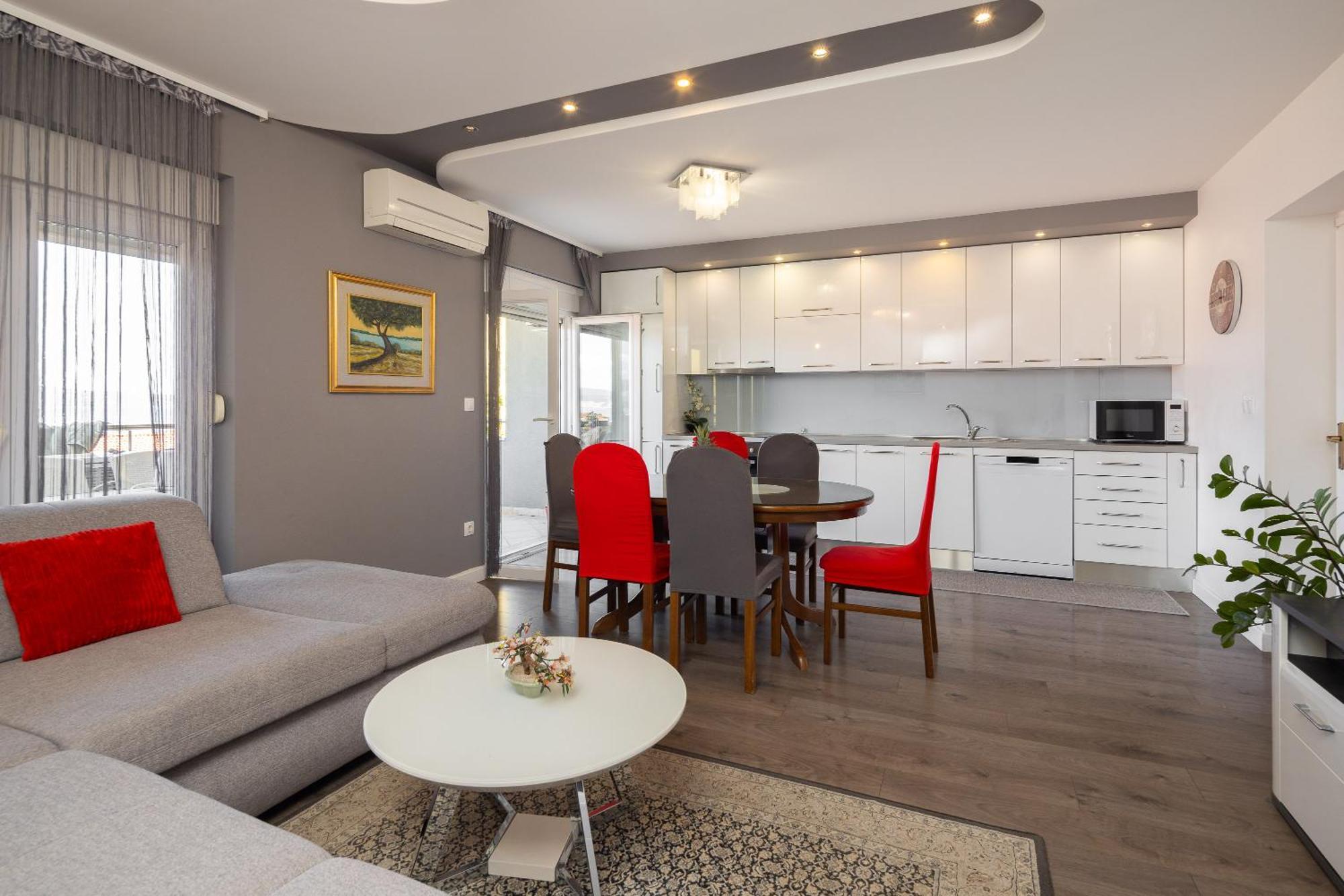 Apartments Ivan Omiš Екстериор снимка